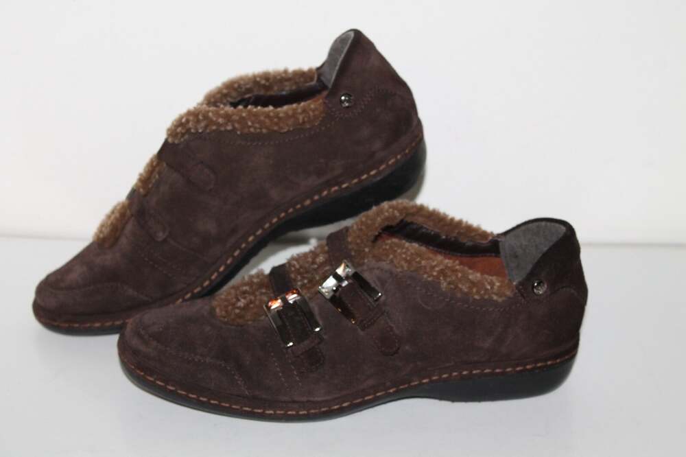 Stuart Weitzman Smokin Loafers, Women's 8, Brown Leather, Buckle, Chic, Classic